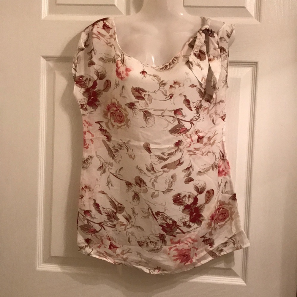 💖Quintessential Women’s Top